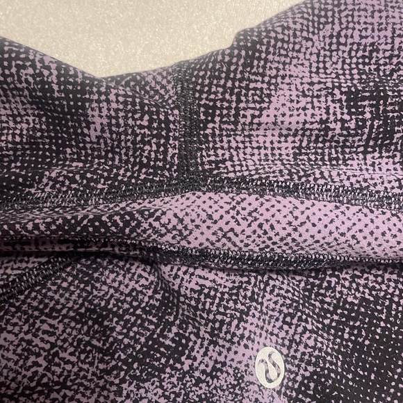 Lululemon Align Crop *21" Pixel Print Purple Quartz Black Size: 6 - Picture 9 of 10